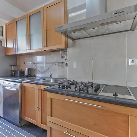 Apartment Ajuda Typical By Homing Lissabon