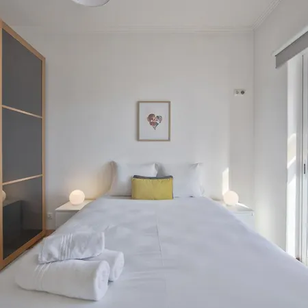 Apartment Ajuda Typical By Homing