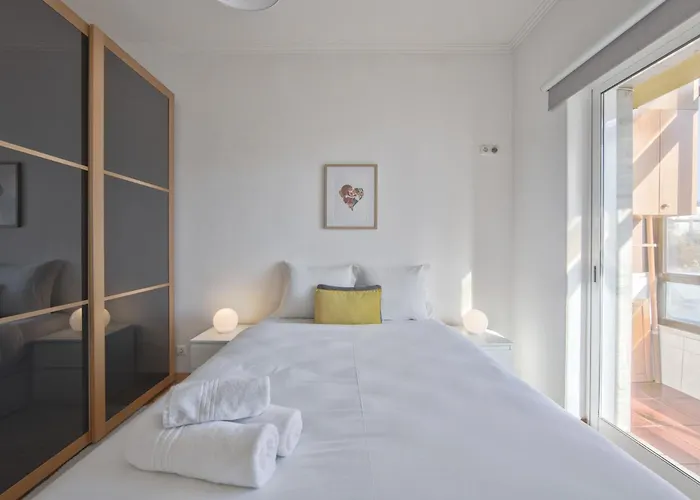 Appartement Ajuda Typical By Homing