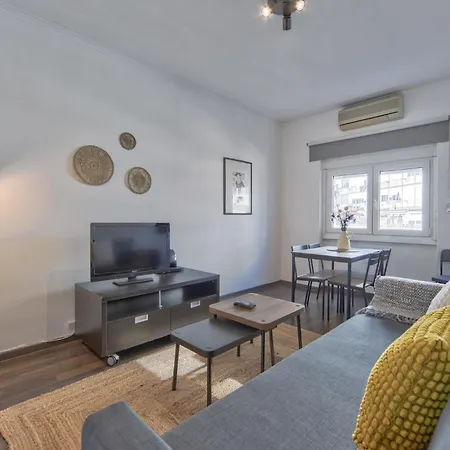 Ajuda Typical By Homing Apartment *