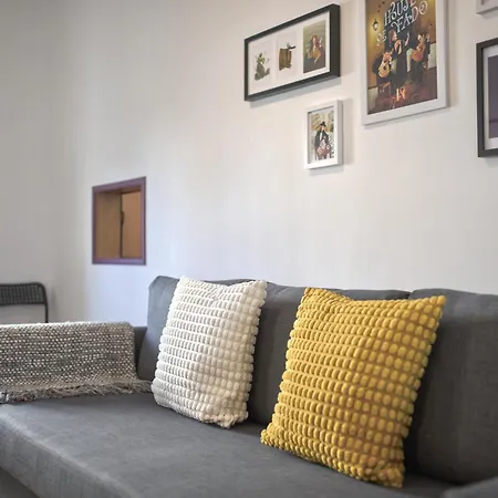 Ajuda Typical By Homing Apartment *