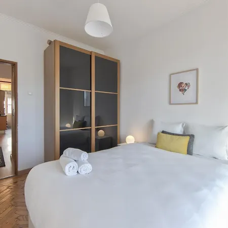 Ajuda Typical By Homing Apartment